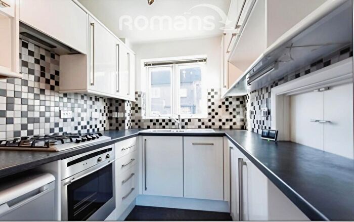 2 Bedroom Terraced House To Rent In St Leonards Avenue, SL4