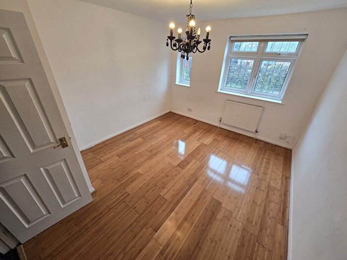 2 Bedroom Maisonette To Rent In Sycamore Close, Tilbury, Essex, RM18