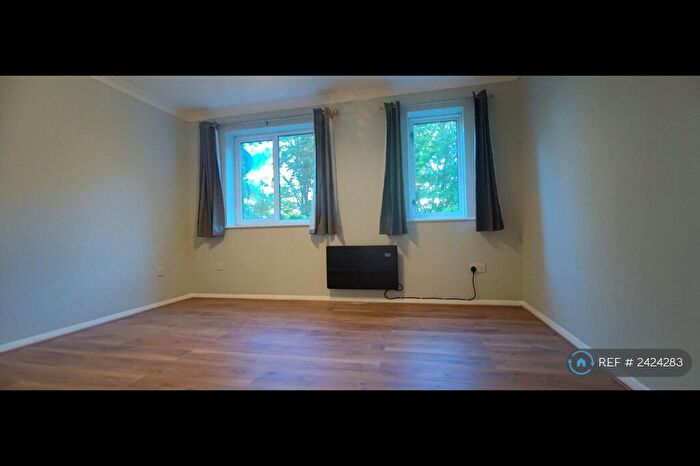 1 Bedroom Flat To Rent In Shorwell Court, Purfleet, RM19