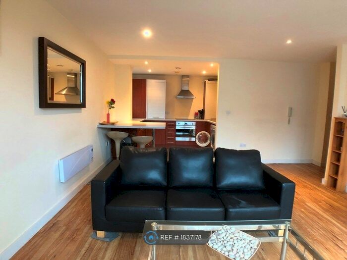 2 Bedroom Flat To Rent In Trinity Edge, Manchester, M3