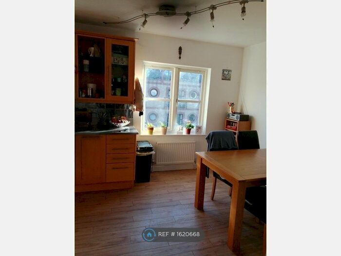 2 Bedroom Flat To Rent In Crisp Road, London, W6