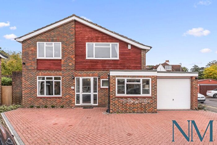 5 Bedroom Detached House For Sale In Parkgate Close, Kingston Upon Thames, KT2