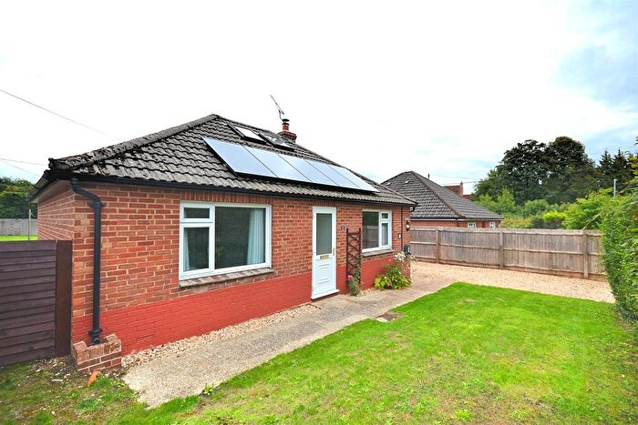 2 Bedroom Detached Bungalow For Sale In North Road, Maiden Newton, Dorchester, DT2