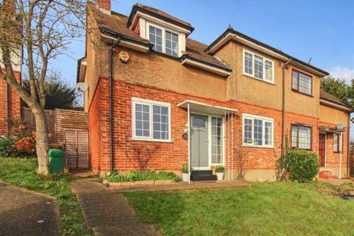 3 Bedroom Semi-Detached House To Rent In Madden Avenue, Chatham, ME5