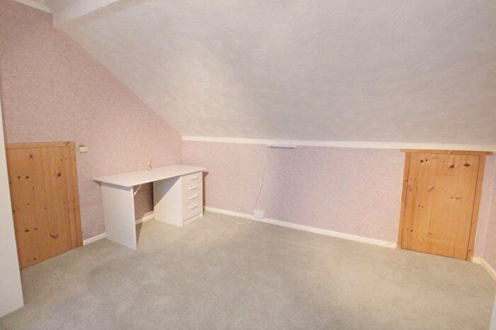 2 Bedroom Detached Bungalow To Rent In Brookside Crescent, Cuffley, EN6
