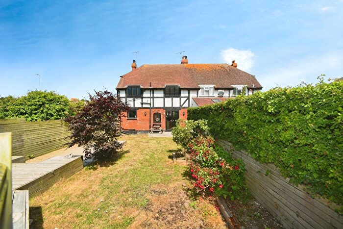 3 Bedroom Semi-detached House For Sale In Hamsey Road, Brighton, BN2