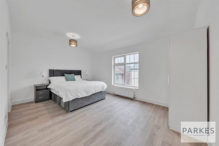 Detached House To Rent In Tavistock Street, Luton, Bedfordshire, LU1