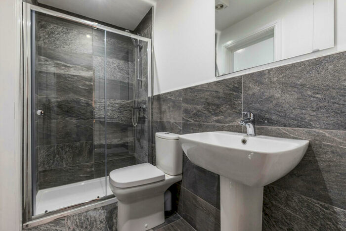 6 Bedroom House To Rent In Brookfield Place, Leeds, LS6
