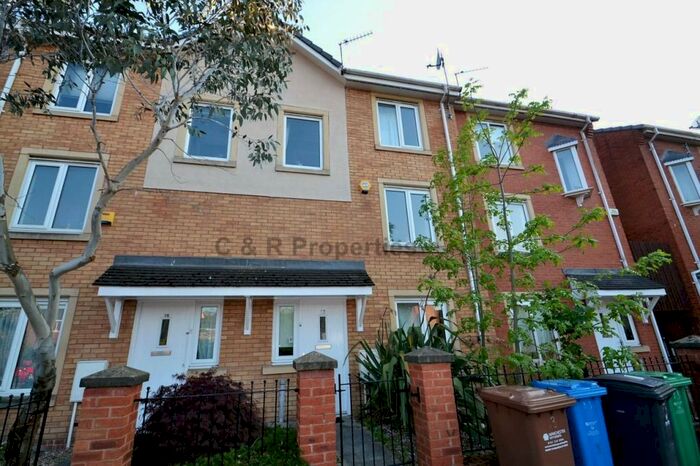 4 Bedroom Town House To Rent In Sadler Court, Hulme, Manchester, M15