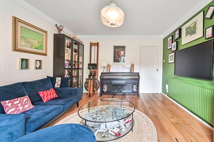 3 Bedroom Maisonette For Sale In Fellows Road, Primrose Hill, London, NW3