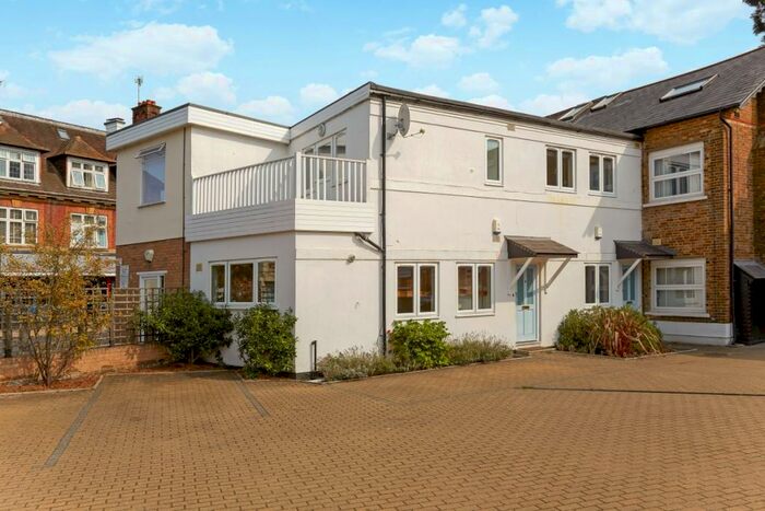 1 Bedroom Flat To Rent In Princes Road, Weybridge, KT13