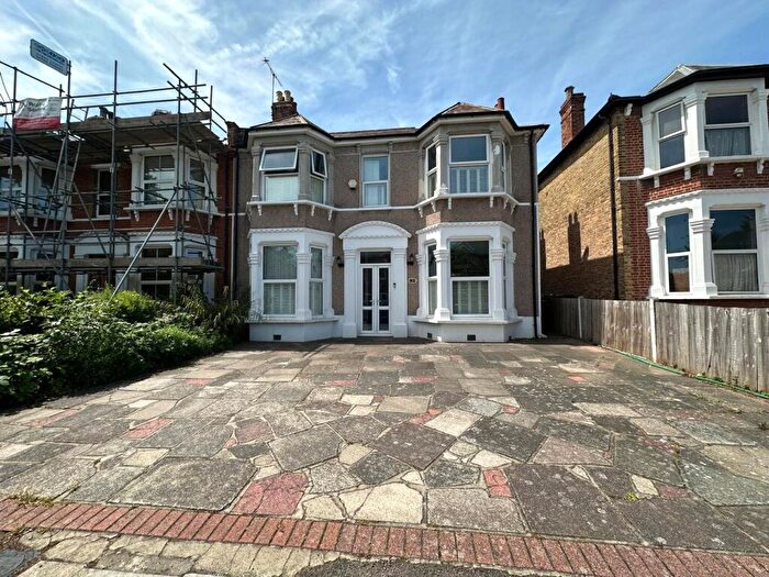 4 Bedroom End Of Terrace House For Sale In Wellmeadow Road, London, SE6