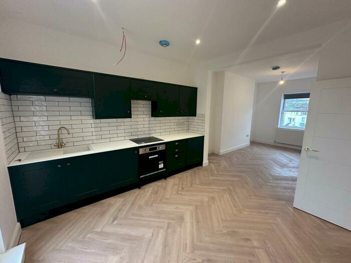 1 Bedroom Flat To Rent In Gildredge Road, Eastbourne, East Sussex, BN21