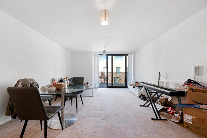 2 Bedroom Apartment For Sale In Nelson Walk, London, E3