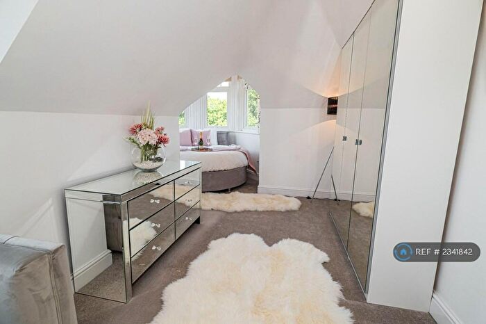 2 Bedroom Flat To Rent In Approach Road, Poole, BH14