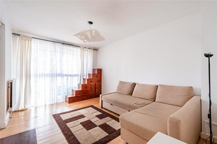 2 Bedroom Maisonette To Rent In Goldman Close, London, E2