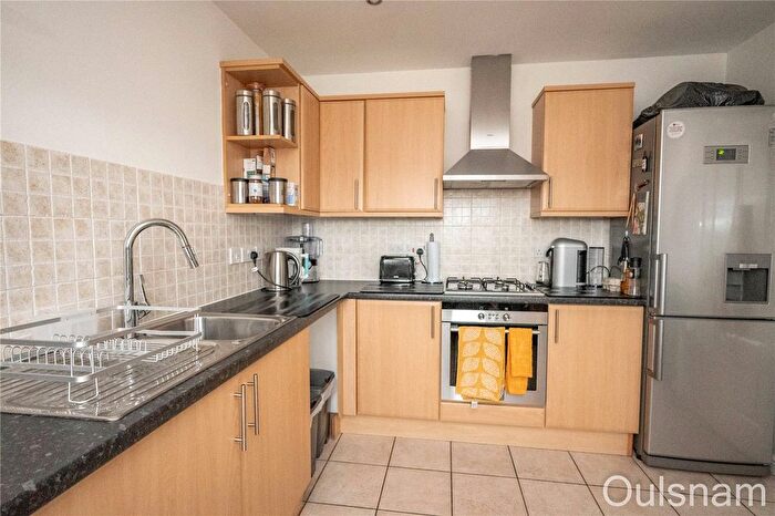 2 Bedroom Flat For Sale In Stratford Gardens, Bromsgrove, Worcestershire, B60