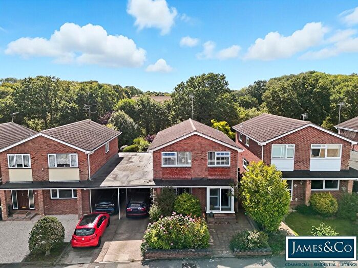 5 Bedroom Detached House For Sale In Woodview Road, Dunmow, CM6