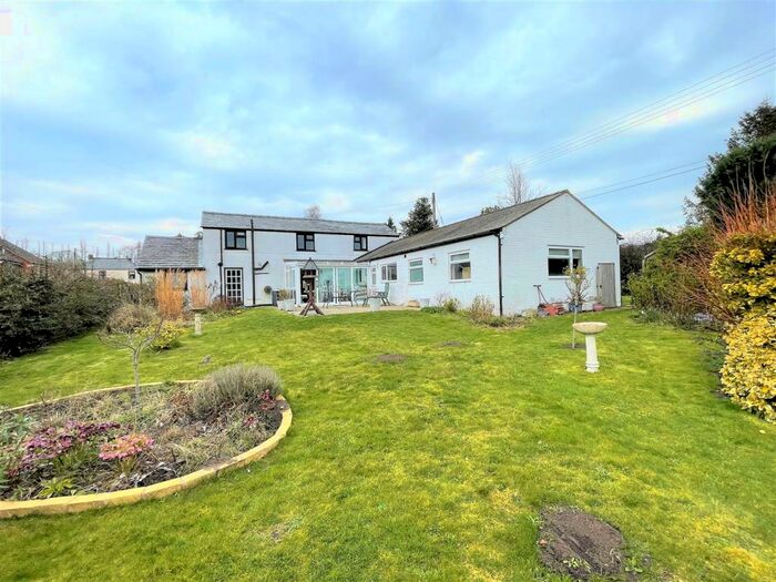 4 Bedroom Detached House For Sale In Bromsberrow Heath, Ledbury, HR8