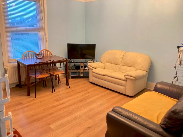 1 Bedroom Flat To Rent In Very Near Gordon Road Area, Ealing Broadway West, W5