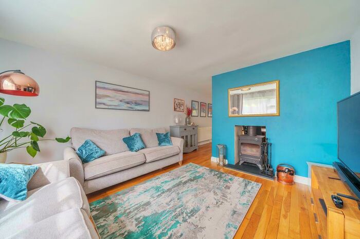 3 Bedroom Semi-Detached House To Rent In Chalgrove, Oxfordshire, OX44