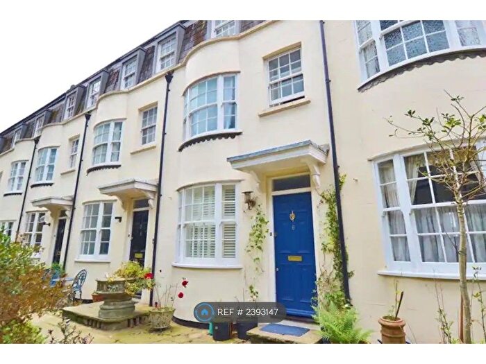 2 Bedroom Terraced House To Rent In Dolphin Mews, Brighton, BN2