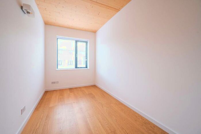 3 Bedroom Flat To Rent In Chobham Road, Stratford, London, E15