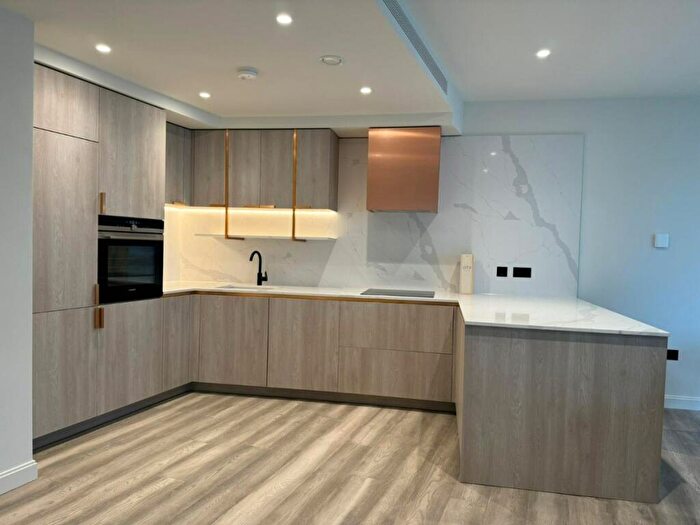 1 Bedroom Apartment To Rent In Aspen, Marsh Wall, E14