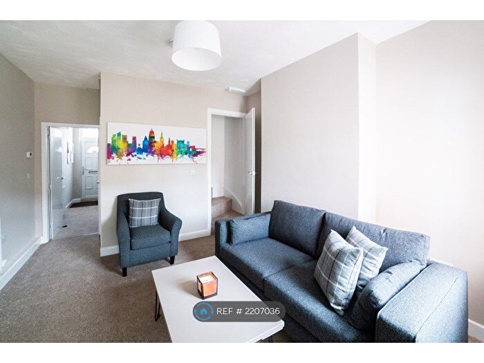 3 Bedroom Terraced House To Rent In Wollaton Road, Nottingham, NG9