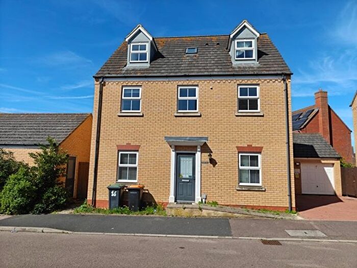 6 Bedroom Detached House To Rent In Maskell Drive, Brickhill, MK41