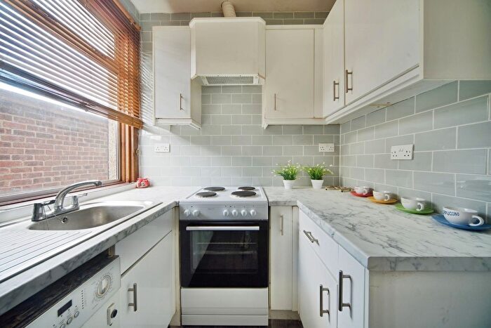 3 Bedroom Flat To Rent In Billet Road, London, E17