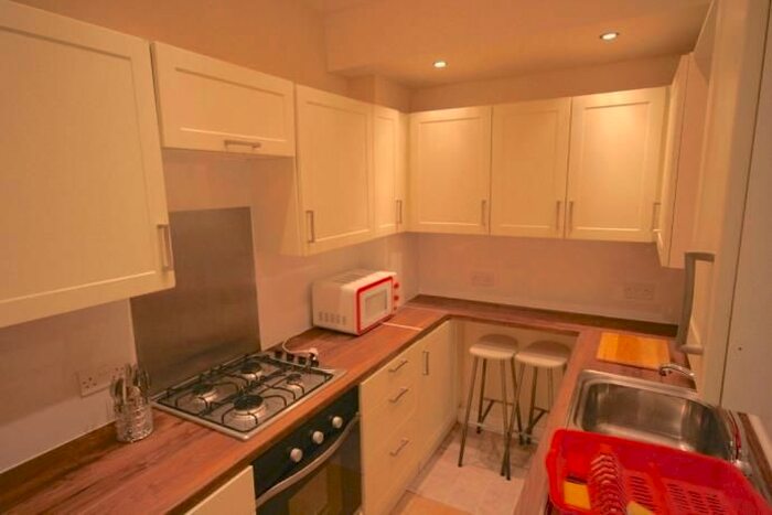 2 Bedroom Flat To Rent In Montgomery Street, Edinburgh, EH7