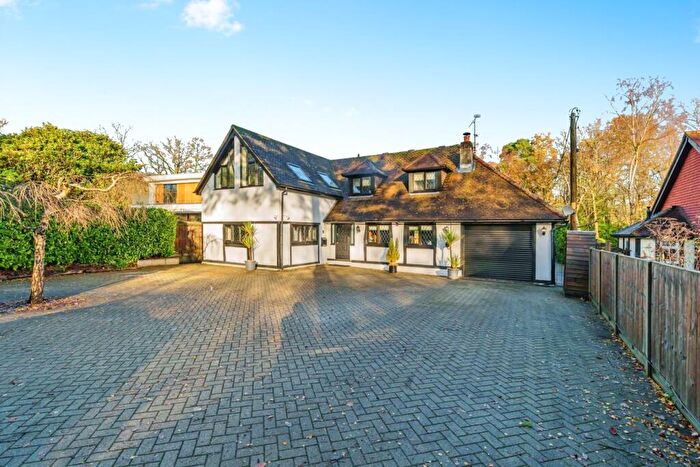 5 Bedroom Detached House For Sale In Snow Hill, Copthorne, Crawley, RH10