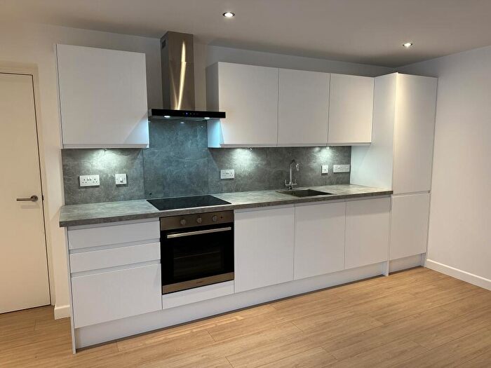 2 Bedroom Flat To Rent In Upper Chorlton Road, Manchester, M16