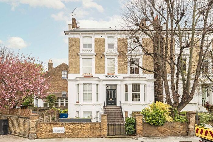 1 Bedroom Flat To Rent In Cambridge Gardens, North Kensington, W10