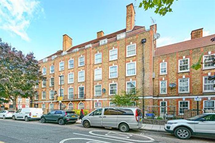 2 Bedroom Apartment To Rent In Rutherford House, Brady Street, Bethnal Green, Whitechapple, London, E1