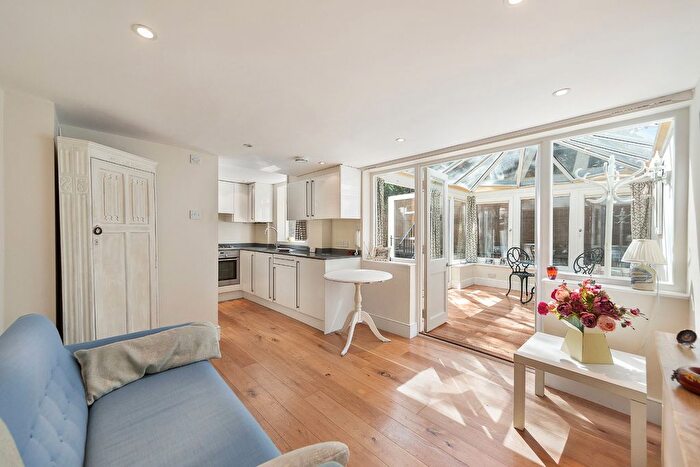 1 Bedroom Flat To Rent In Church Road, Richmond, TW10