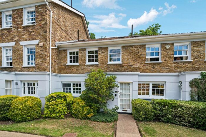 3 Bedroom Terraced House For Sale In Chester Close, Queens Ride, SW13