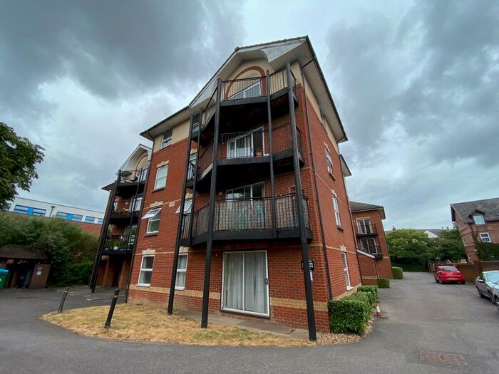 2 Bedroom Apartment To Rent In Archers Road, Banister Park, SO15