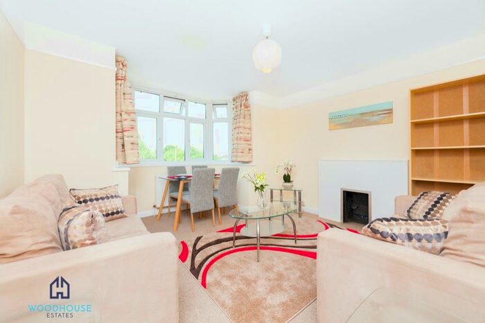 2 Bedroom Flat To Rent In Oakleigh Road North, London, N20