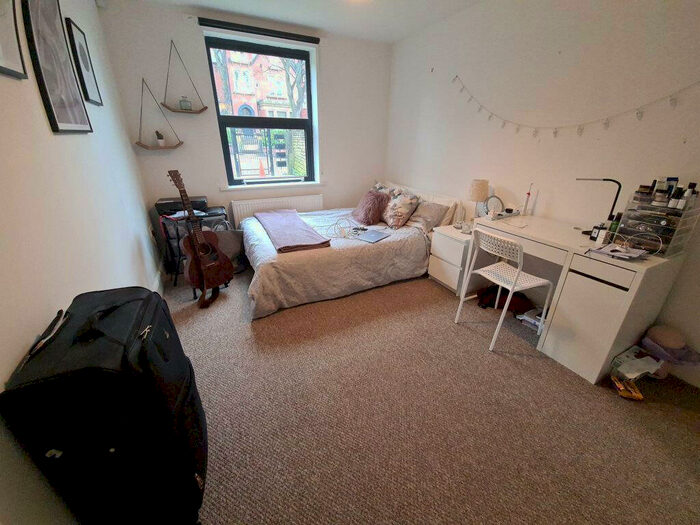 4 Bedroom House To Rent In Clarendon Road, Leeds, LS2