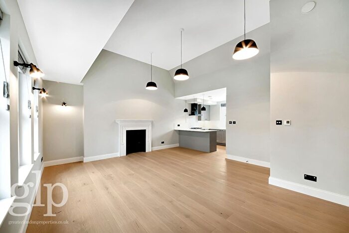 2 Bedroom Flat To Rent In Shaftesbury Avenue, Soho, W1D
