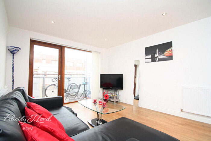 2 Bedroom Apartment To Rent In Trevithick Way, London, E3