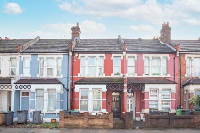 2 Bedroom Flat For Sale In Westbury Avenue London, N22