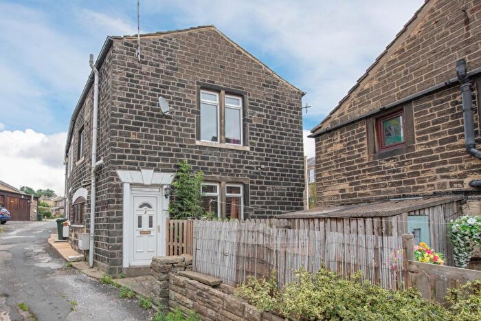 2 Bedroom Cottage For Sale In Highfield Lane, Silsden, BD20