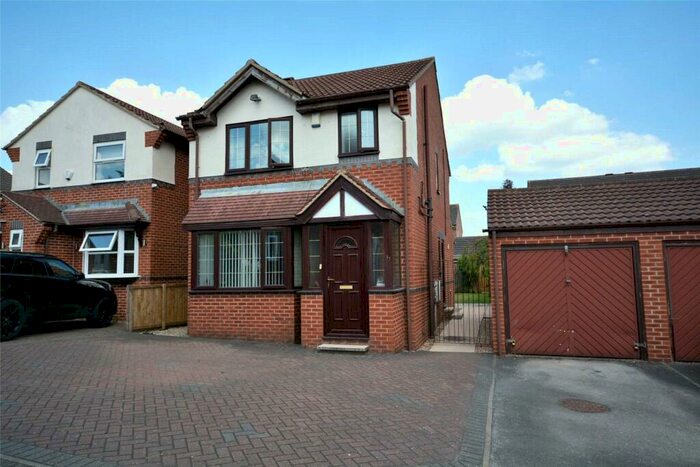 3 Bedroom Detached House To Rent In Burnshaw Mews, Leeds, LS10