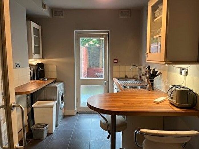 Studio To Rent In Milson Road, London, W14