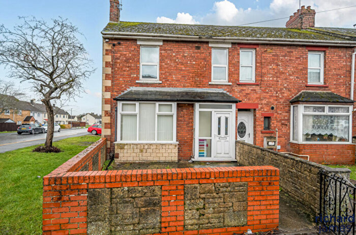 3 Bedroom End Of Terrace House For Sale In Moredon Road, Moredon, Swindon, SN2