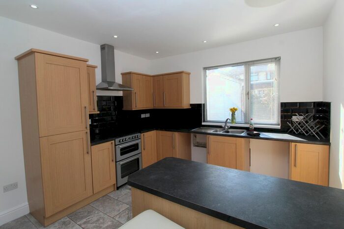 4 Bedroom Property To Rent In College Road, Whitchurch, Cardiff, CF14