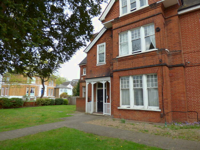 Apartment To Rent In Milford Court, King Charles Road, Surbiton, Surrey, KT5